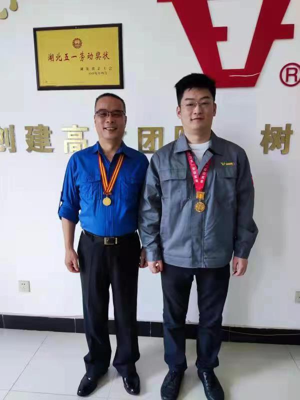 1653282405-9978.jpg 1653282405-9978.jpg